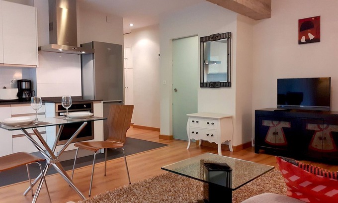 San Sebastian Centro Apartment | Brian. Moderno apartamento en el centro
