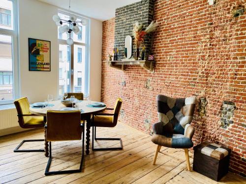 Antwerp Apartment | Brick 36 Antwerp - Contemporary Flat with Authentic Touch
