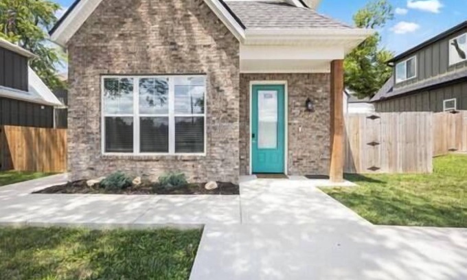 Fayetteville House | Brick House
