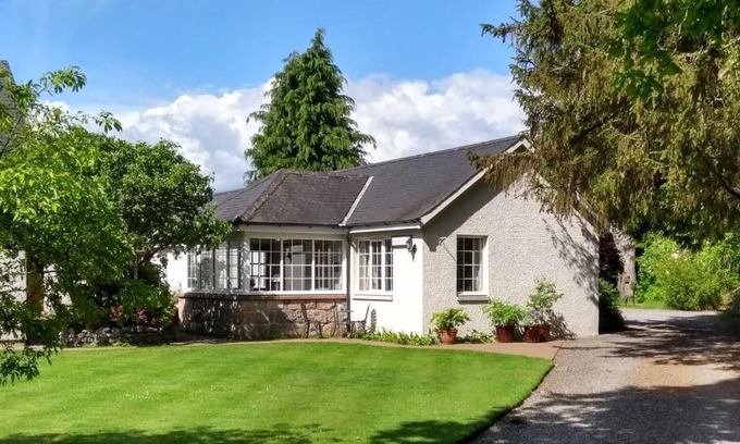 Banchory House | Bridge of Bennie Cottage