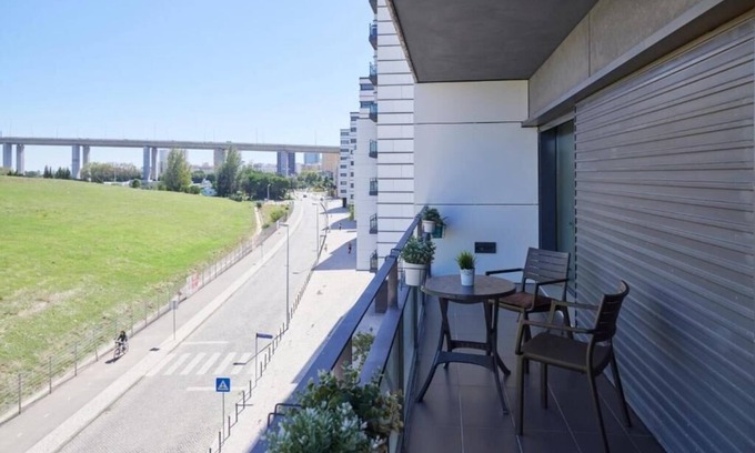 Parque das Nacoes Apartment | Bridge River Apartment