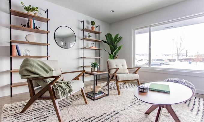 Bozeman House | Bridger Hawk - Mid-Century Classic (NEW)