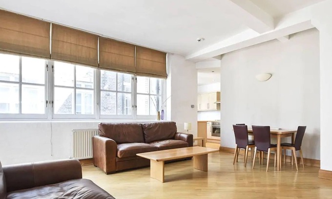 Tower Hill Apartment | Bright 1 Bedroom Flat near Liverpool Street
