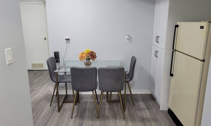Newmarket Apartment | Bright 1-bedroom Walk-Out basement apartment