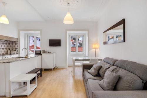 Socorro Apartment | Bright 1BR Castelo São Jorge – Graça Getaway | By Airnest