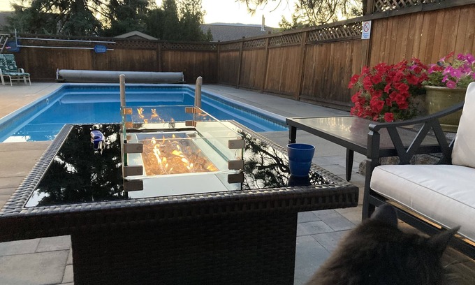 Okanagan-Similkameen Apartment | Bright 2 bed, 2 bath Walkout Basement Suite with shared Pool in Penticton