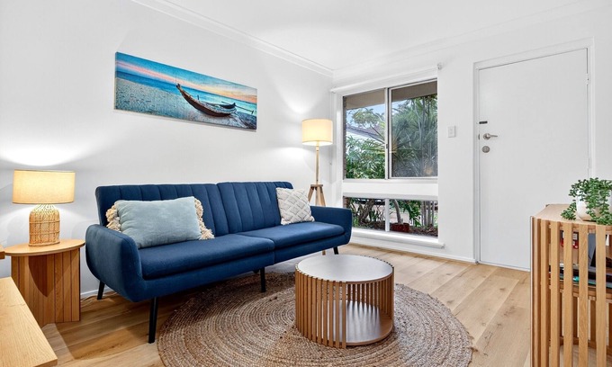 Scarborough Apartment | Bright 2-Bed Unit Near Scarborough Beach