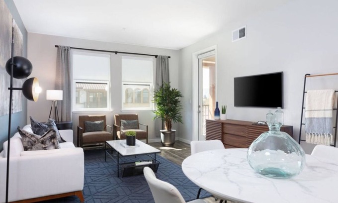 Sunnyvale Condo | Bright 2BR Condo at Murphy Station w Pool