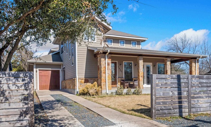 Central East Austin House | Bright 3BR Home in East ATX Near UT | Cowboy Pool