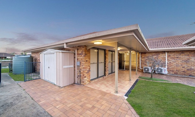 Newport House | Bright 4-Bed House Overlooking Newport Canals