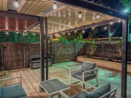 North Adelaide Apartment | Bright & Airy Adelaide Retreat with Courtyard