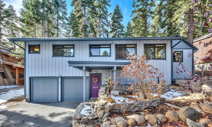 Tahoe Vista House | Bright, airy home near lake and skiing.