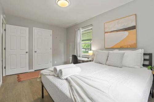 Royal Manor House | Bright and Breezy Gahanna Ranch 10min to INTEL