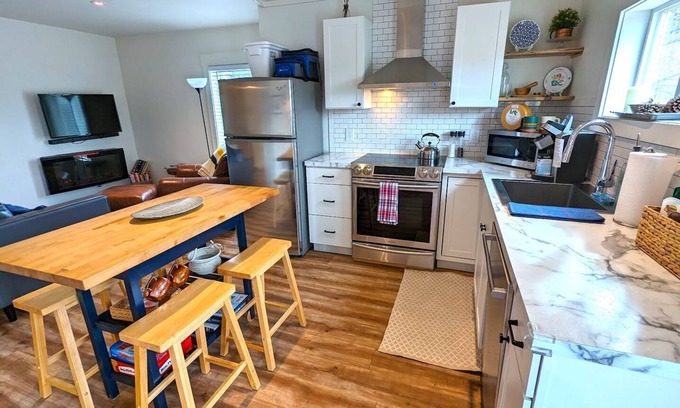 Columbia Falls Apartment | Bright and Charming Gateway to Glacier 1 Bed/1 Bath Apartment in Columbia Falls MT!