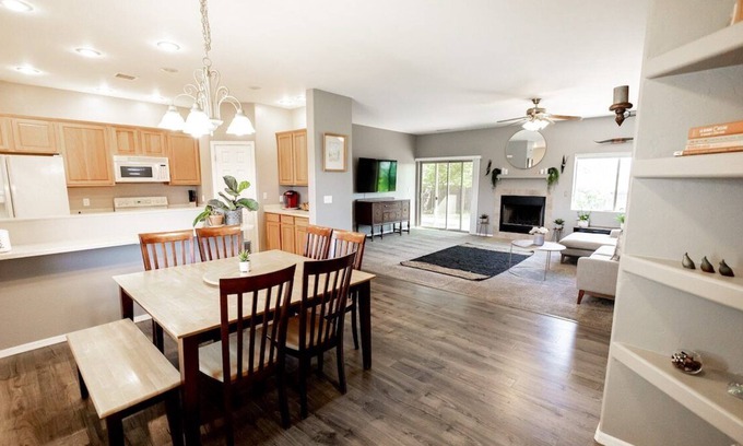 Diamond Valley House | Bright and Cheerful 3-BR Residence in Prescott