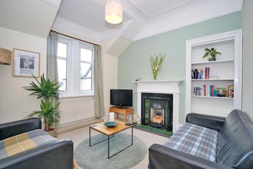 Inverurie Apartment | Bright and cosy central flat in Inverurie