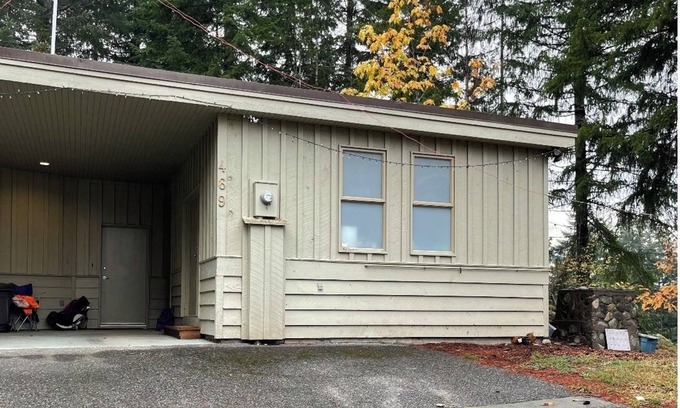 Gold River Cabin | Bright and Cozy cabin. Gold River. Perfect for single person or couple.