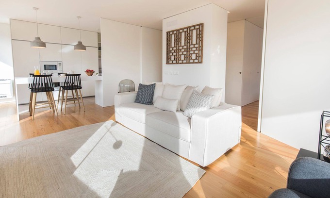 Sao Sebastiao da Pedreira Apartment | Bright and Luxurious W/ a view by LovelyStay