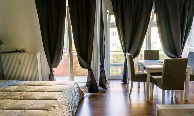 Bogenhausen Apartment | Bright and Quiet Flat with a Balcony