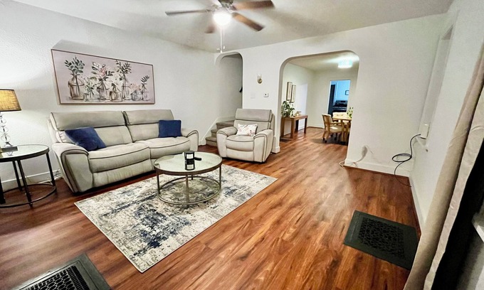 Natrona House | Bright and Spacious Duplex