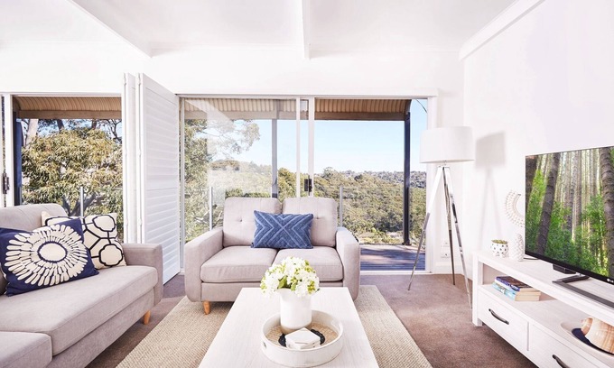 Frenchs Forest Apartment | Bright And Spacious Family Home With Leafy Deck