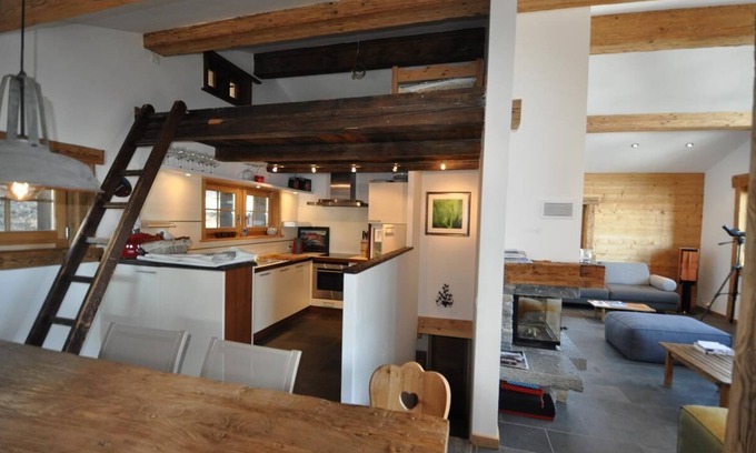 Gryon Ski Chalet | Bright and spacious Chalet Taveyanne, up to 8 people, a few meters from the Villars - Gryon - Diable