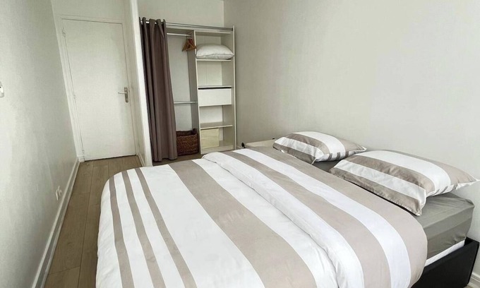 Montreuil Apartment | Bright and Spacious Flat in Montreuil – Great Amenities!