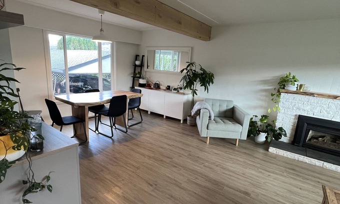 Kamloops House | Bright and sunny 3 bedroom