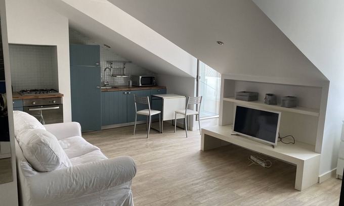 Casal da Ladeira Apartment | Bright and Well Located Studio in Lisbon