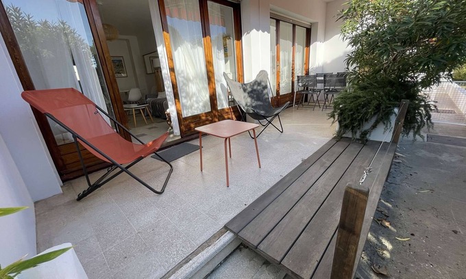 Les Sablettes Apartment | Bright apartment close to the beach, fully equipped and everything on foot!