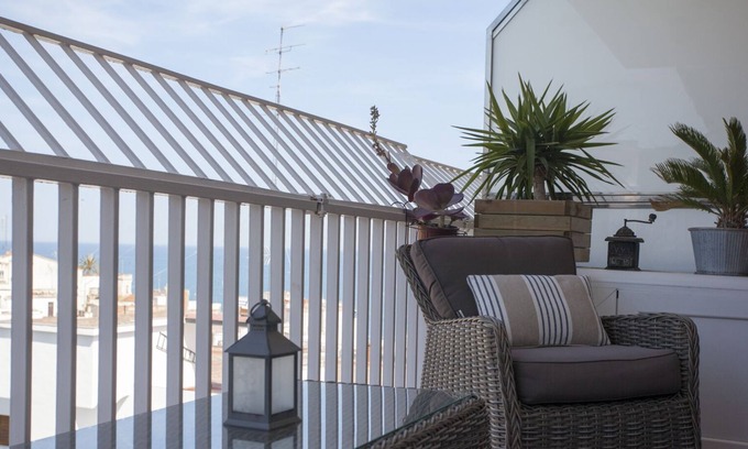 Sant Pol De Mar Apartment | Bright apartment, with sea view, in the center of Sant Pol de Mar