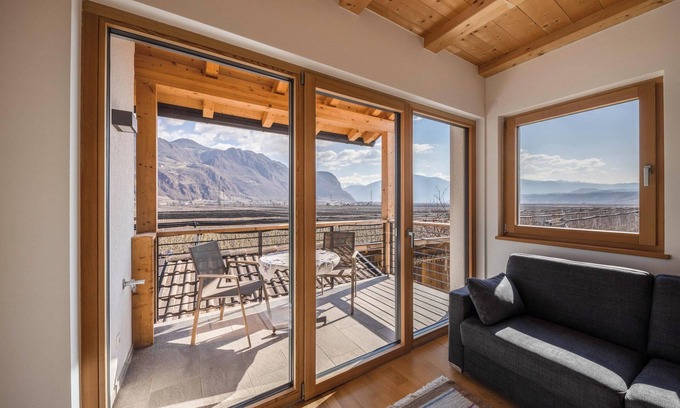 Andriano Apartment | Bright Apartment "1 Weger" with Panoramic Mountain View, Wi-Fi & Balcony