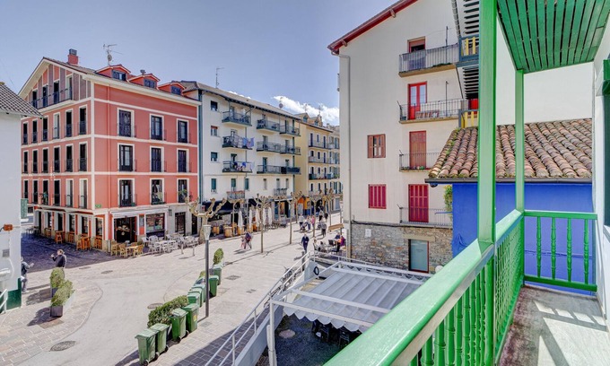 La Marina Apartment | Bright apartment in Hondarribia | Center | 3BR, IR Property Management