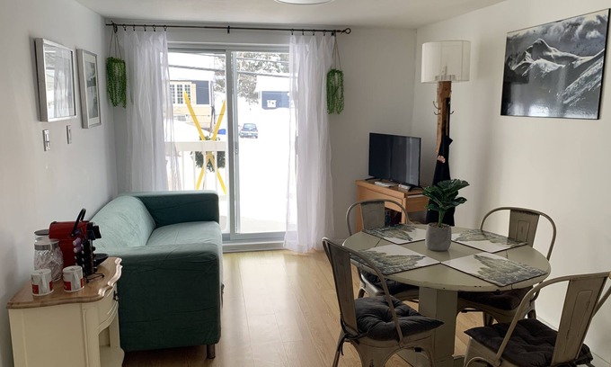 Val Morin Apartment | Bright apartment in the peaceful village of Val-Morin