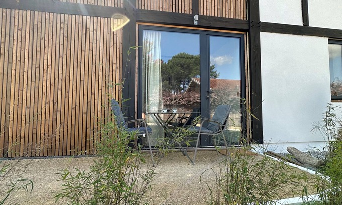 Tosse Apartment | Bright apartment in the heart of a recently renovated villa.