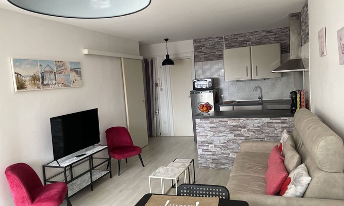 Cap d'Agde Apartment | Bright apartment with breathtaking harbour views! 5 min walk from the beach