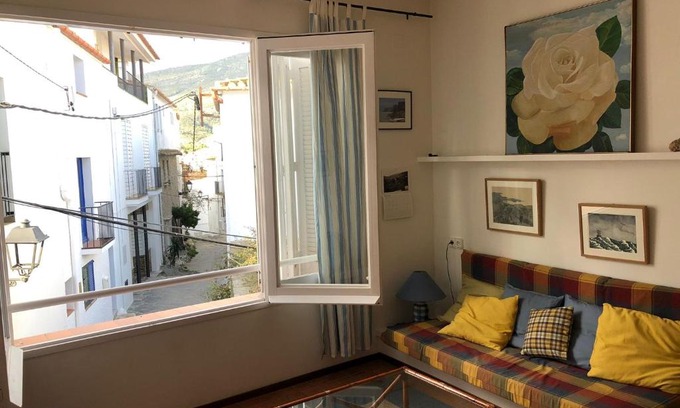 Cadaques Apartment | Bright Breezy Holiday Flat for tranquility and refuge and joy