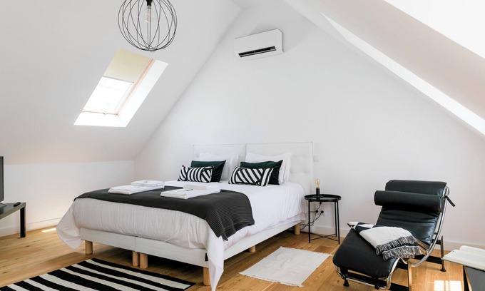 Penha de Franca Condo | Bright, comfortable duplex apartment in a quiet and typical Lisbon neighborhood