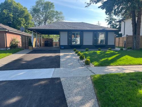 Applewood House | Bright & Cozy 4BR Home for Your Family Stay With Optional Pool Access