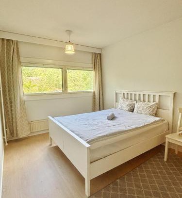 Itainen District House | Bright Cozy Private Rooms 3min to Metro