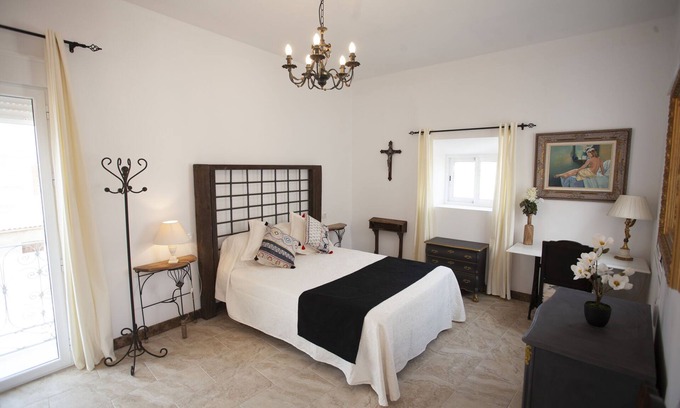 Cuevas Del Almanzora Hotel | BRIGHT CURIOUS ROOMS