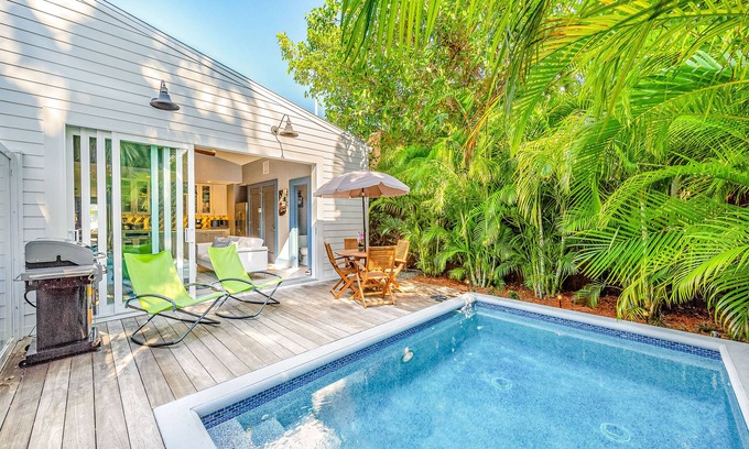 Old Town House | Bright Duplex with Private Heated Pool, Central AC, WiFi, & Private Washer/Dryer