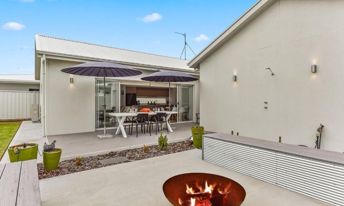 Waterhouse House | Bright & Easy - Address is 7 Cobb & C Way Pet Friendly Inside