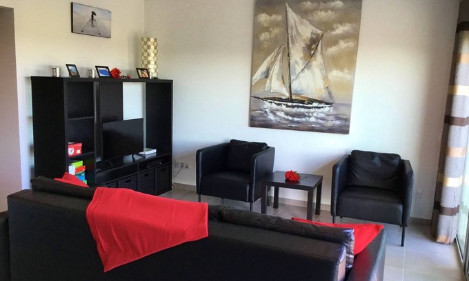 Salir do Porto Apartment | Bright family apartment overlooking Sao Martinho Bay. Heated pool. Walk to beach