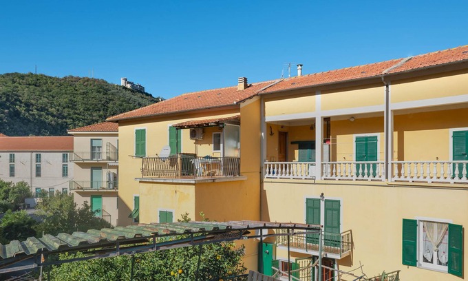 Finalborgo House | Bright Finalborgo Apartment - BBQ, Bike Storage, Garden