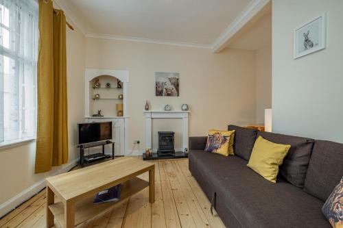 Lauder Apartment | Bright flat in Lauder Centre
