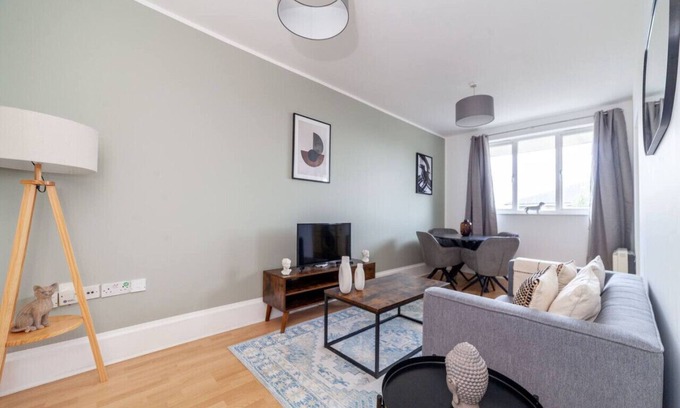Hackney Apartment | Bright Flat near Hackney Central