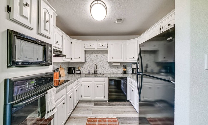 Graford House | Bright Home w/Fire Pit: Near Possum Kingdom Lake!