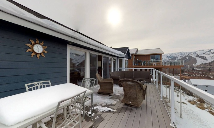 Orondo House | Bright home w/great deck, river views & shared pool, game room & beach