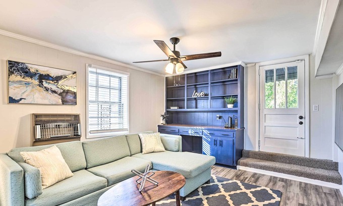 New Castle House | Bright Home with Fireplace & Screened-In Porch!